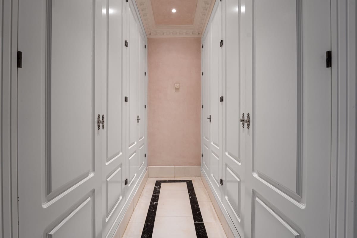 5 quarto Penthouse para venda em Guadalmina com piscina garagem - 2 295 000 € (Ref: 9535105)