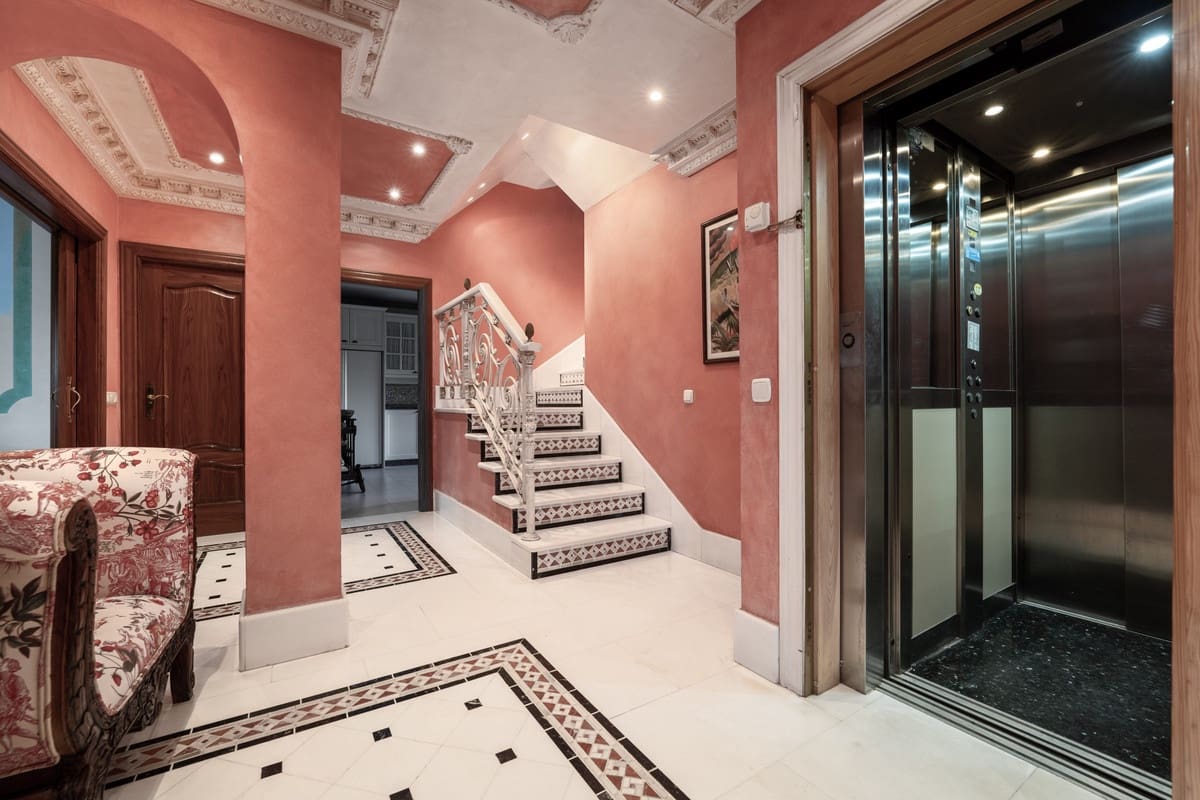 5 quarto Penthouse para venda em Guadalmina com piscina garagem - 2 295 000 € (Ref: 9535105)