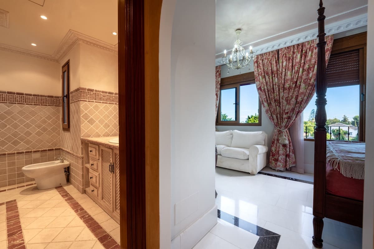 5 quarto Penthouse para venda em Guadalmina com piscina garagem - 2 295 000 € (Ref: 9535105)