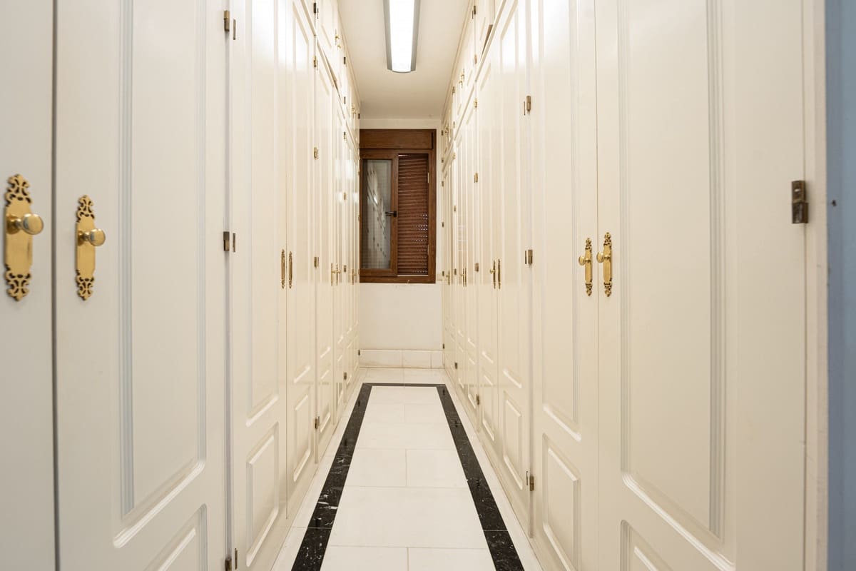 5 quarto Penthouse para venda em Guadalmina com piscina garagem - 2 295 000 € (Ref: 9535105)