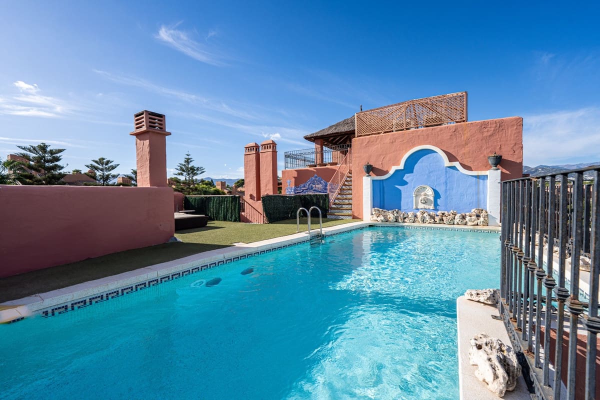 5 quarto Penthouse para venda em Guadalmina com piscina garagem - 2 295 000 € (Ref: 9535105)