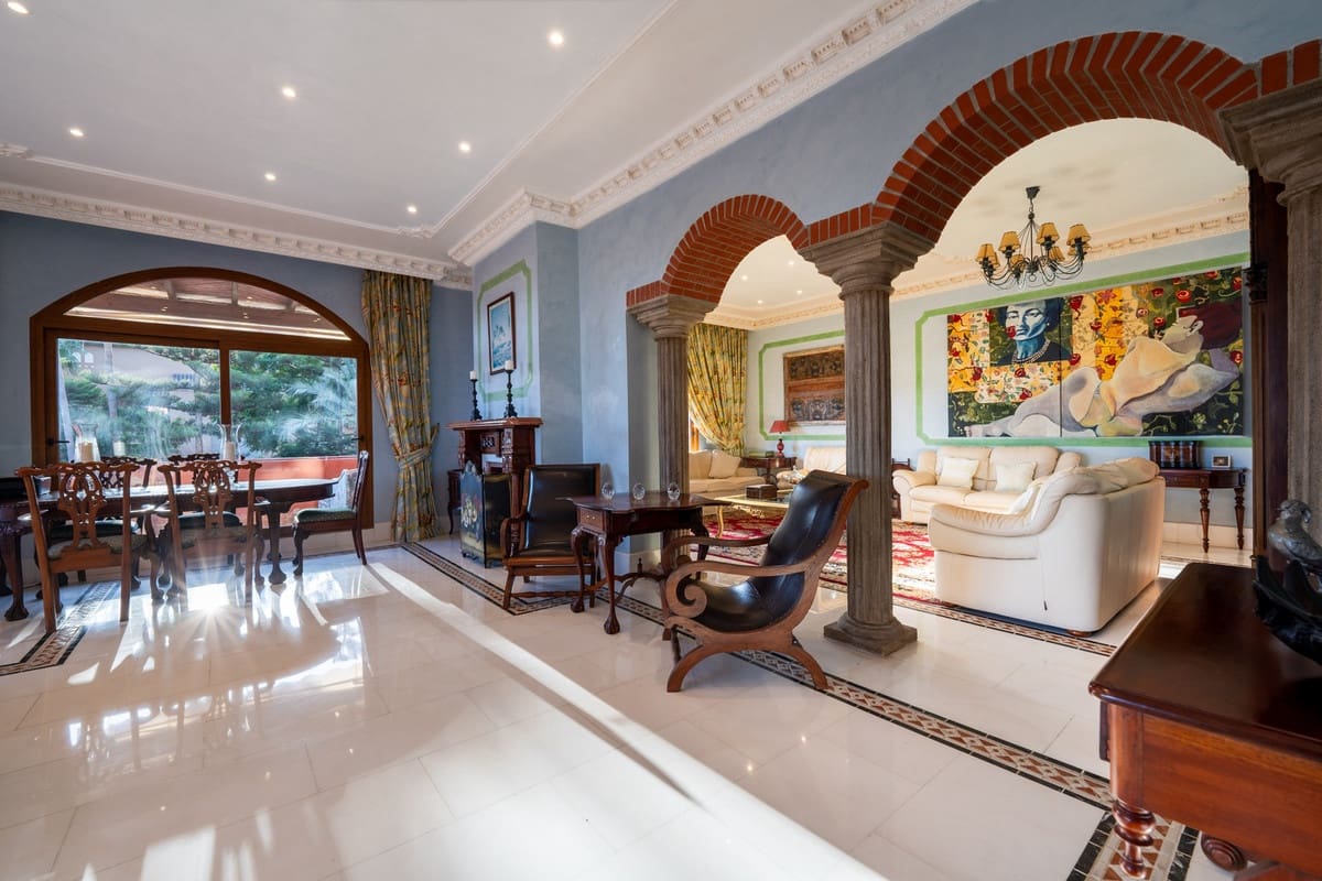 5 quarto Penthouse para venda em Guadalmina com piscina garagem - 2 295 000 € (Ref: 9535105)