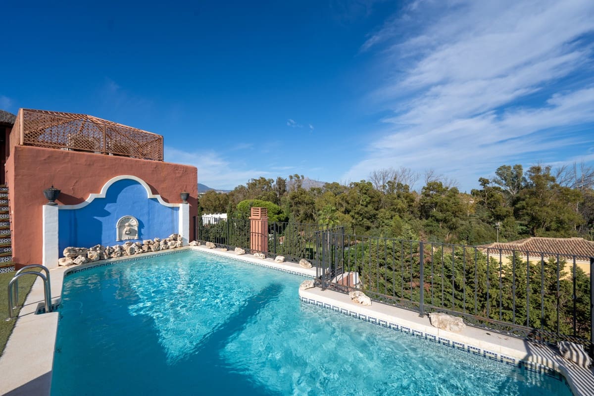 5 quarto Penthouse para venda em Guadalmina com piscina garagem - 2 295 000 € (Ref: 9535105)