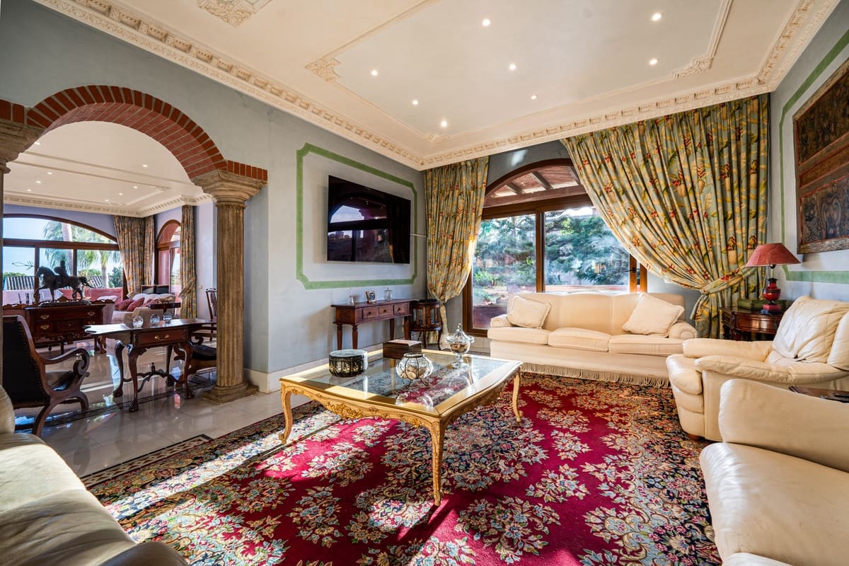 5 quarto Penthouse para venda em Guadalmina com piscina garagem - 2 295 000 € (Ref: 9535105)