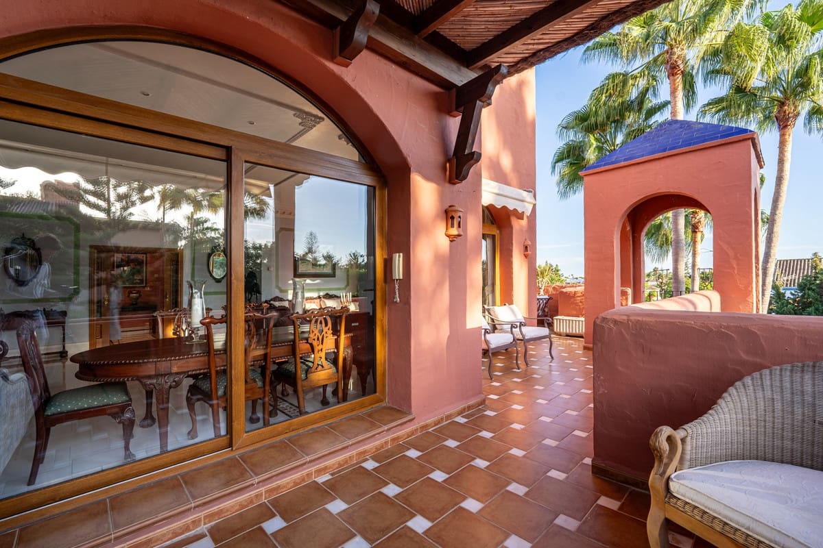 5 quarto Penthouse para venda em Guadalmina com piscina garagem - 2 295 000 € (Ref: 9535105)