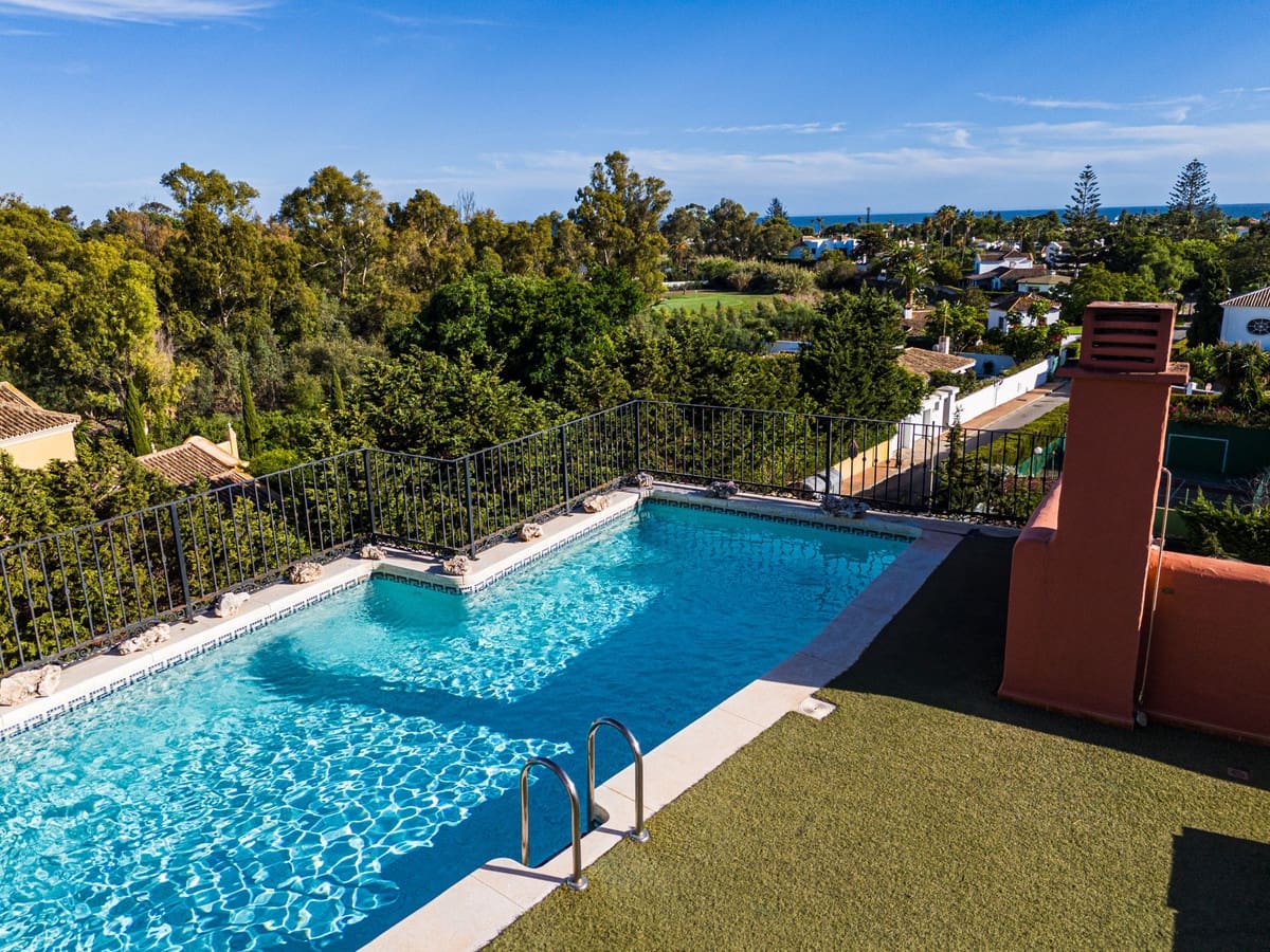 5 quarto Penthouse para venda em Guadalmina com piscina garagem - 2 295 000 € (Ref: 9535105)