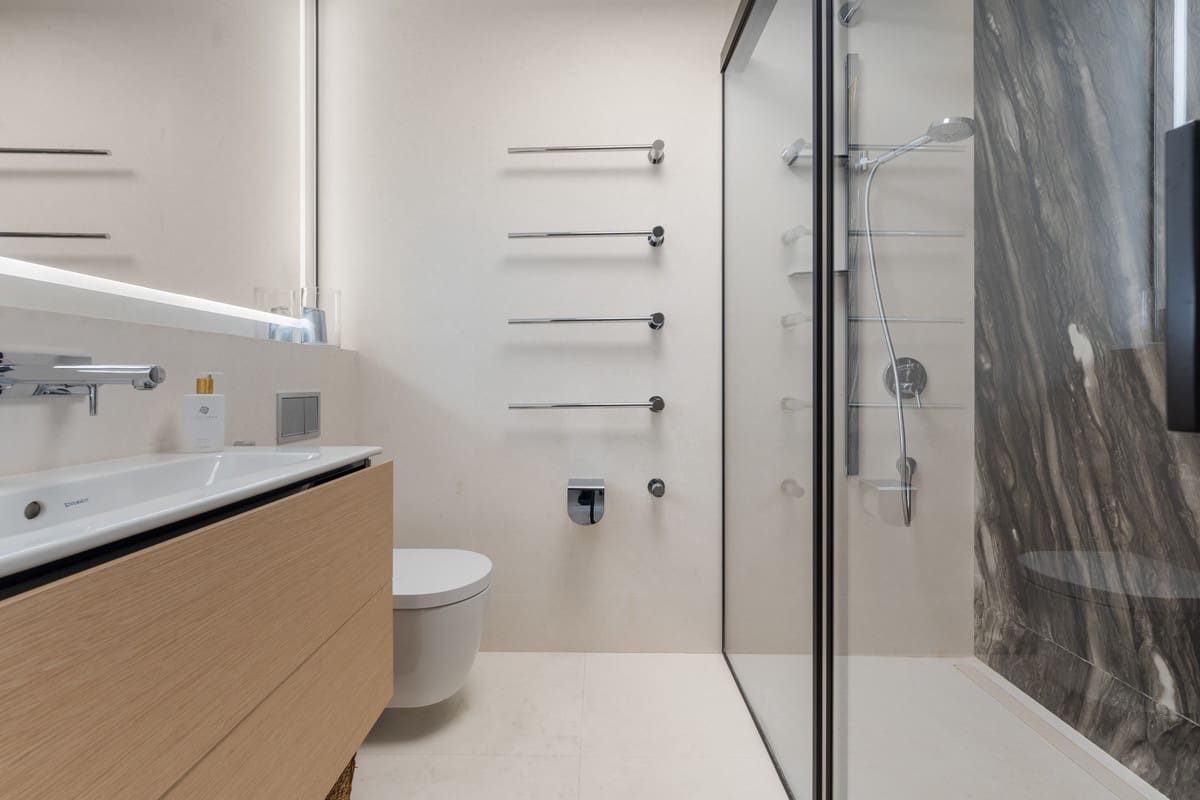 6 bedroom Villa for sale in Rio Real with pool garage - € 3,500,000 (Ref: 9535108)