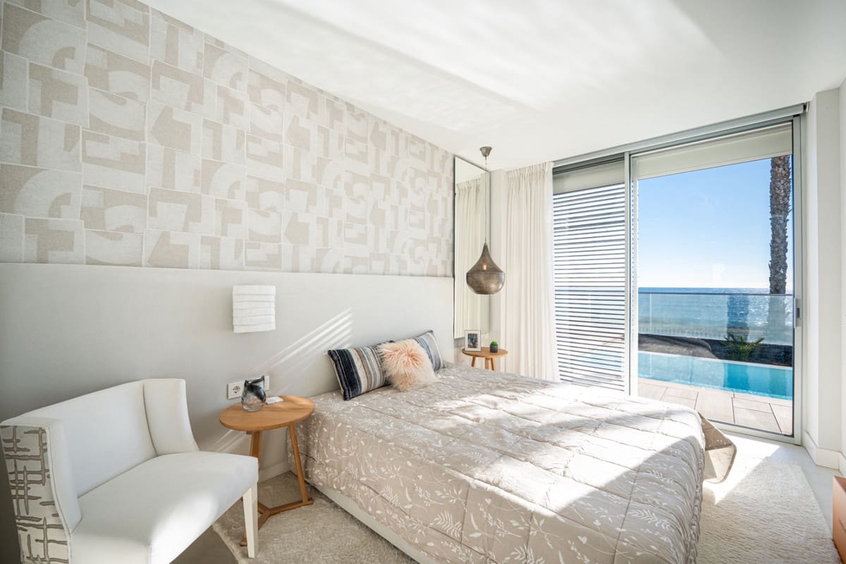 4 soveværelse Villa til salg i Estepona med swimmingpool garage - € 3.750.000 (Ref: 9535109)