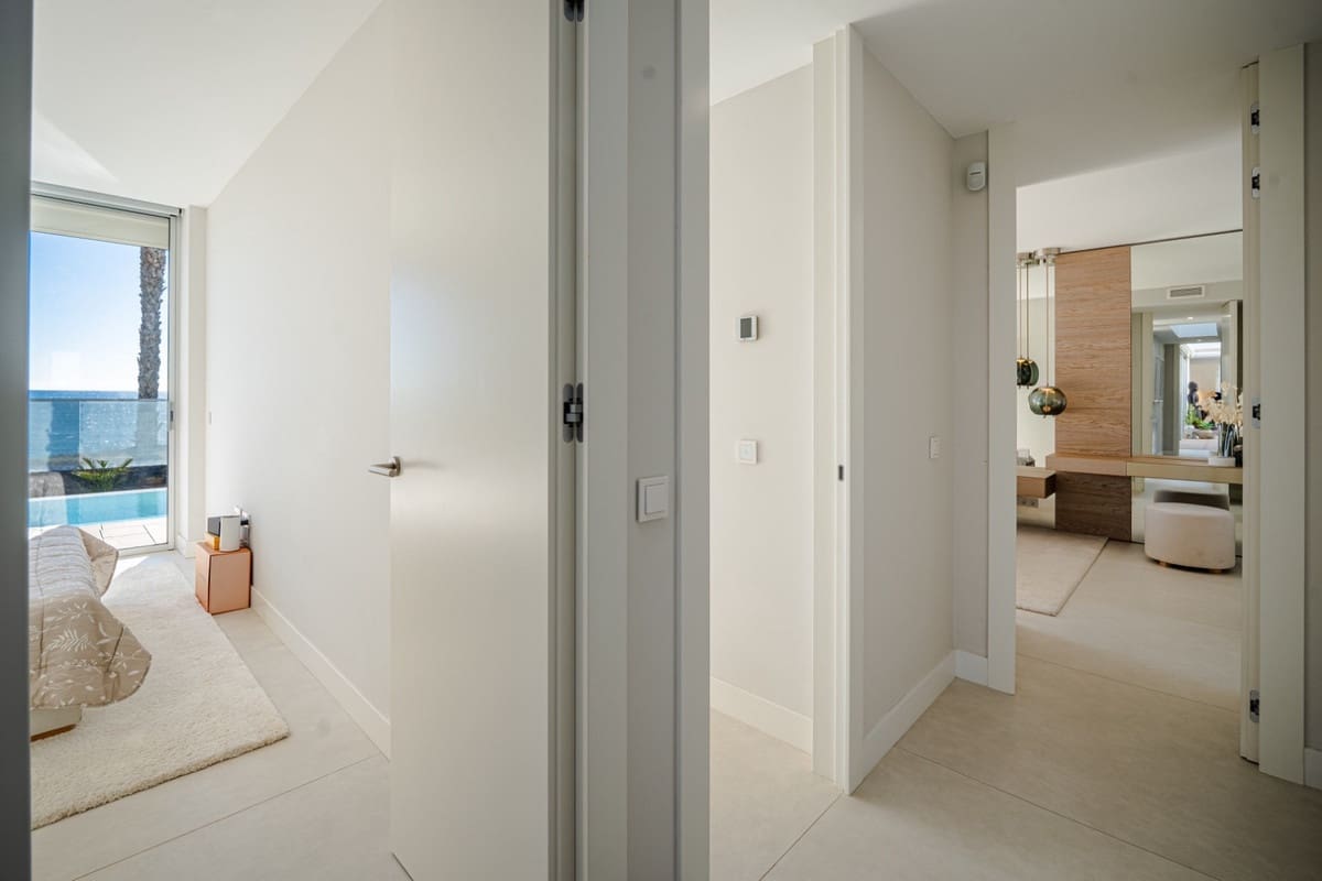 4 soveværelse Villa til salg i Estepona med swimmingpool garage - € 3.750.000 (Ref: 9535109)