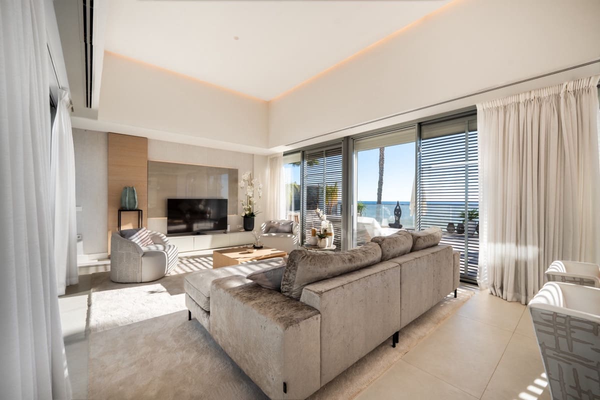 4 soveværelse Villa til salg i Estepona med swimmingpool garage - € 3.750.000 (Ref: 9535109)