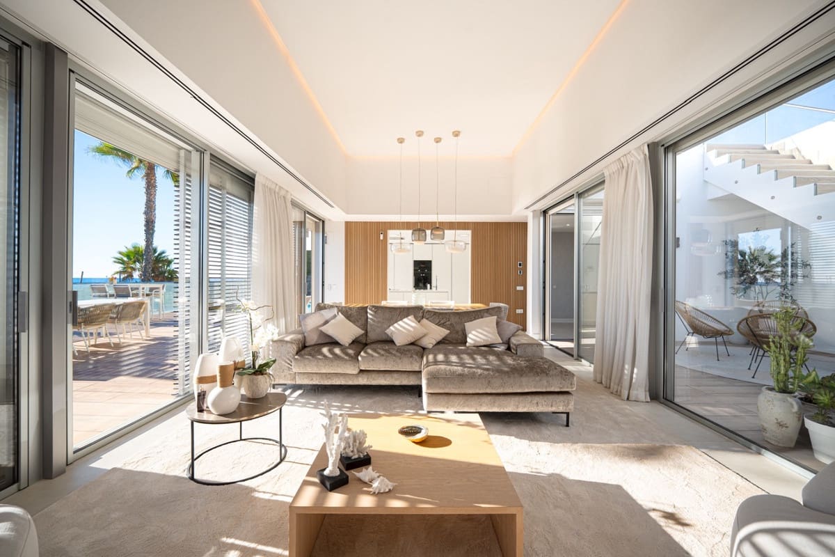 4 soveværelse Villa til salg i Estepona med swimmingpool garage - € 3.750.000 (Ref: 9535109)