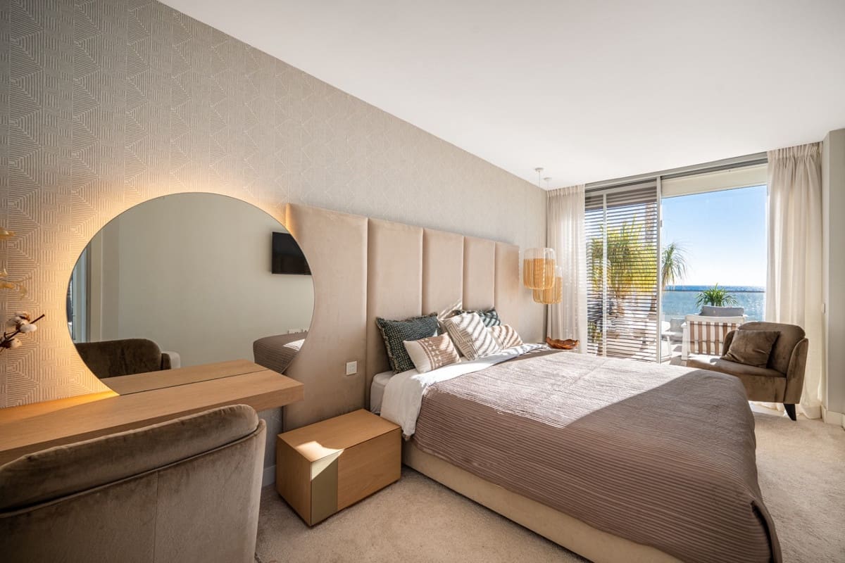 4 soveværelse Villa til salg i Estepona med swimmingpool garage - € 3.750.000 (Ref: 9535109)