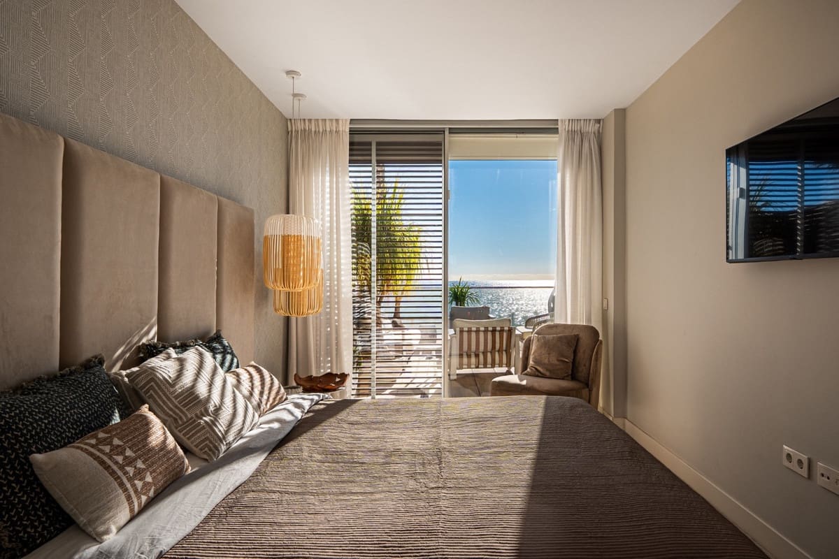 4 soveværelse Villa til salg i Estepona med swimmingpool garage - € 3.750.000 (Ref: 9535109)