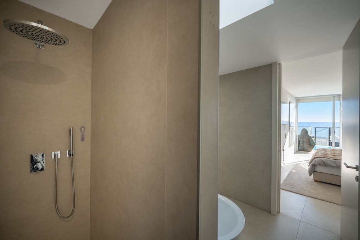 4 soveværelse Villa til salg i Estepona med swimmingpool garage - € 3.750.000 (Ref: 9535109)