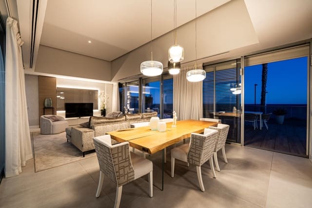 4 soveværelse Villa til salg i Estepona med swimmingpool garage - € 3.750.000 (Ref: 9535109)