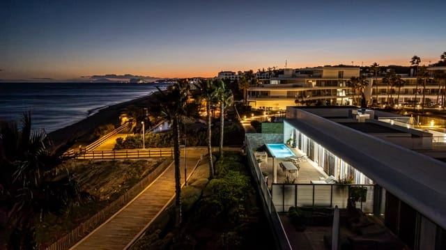 4 soveværelse Villa til salg i Estepona med swimmingpool garage - € 3.750.000 (Ref: 9535109)