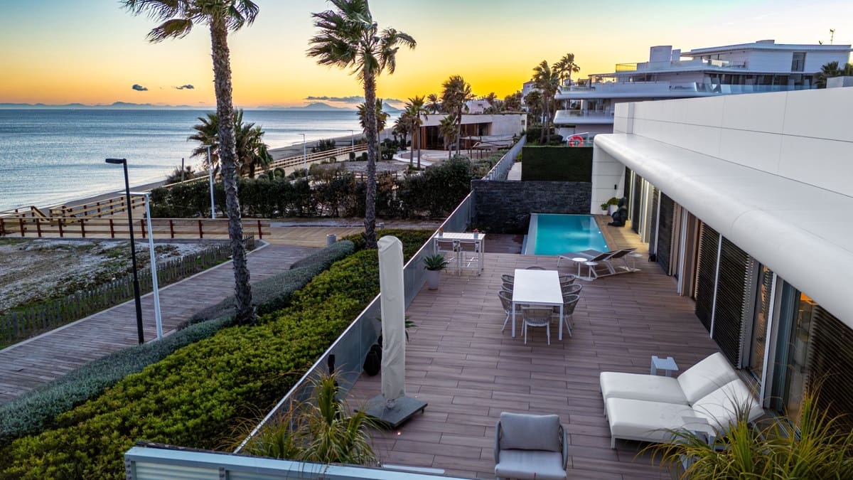 4 soveværelse Villa til salg i Estepona med swimmingpool garage - € 3.750.000 (Ref: 9535109)