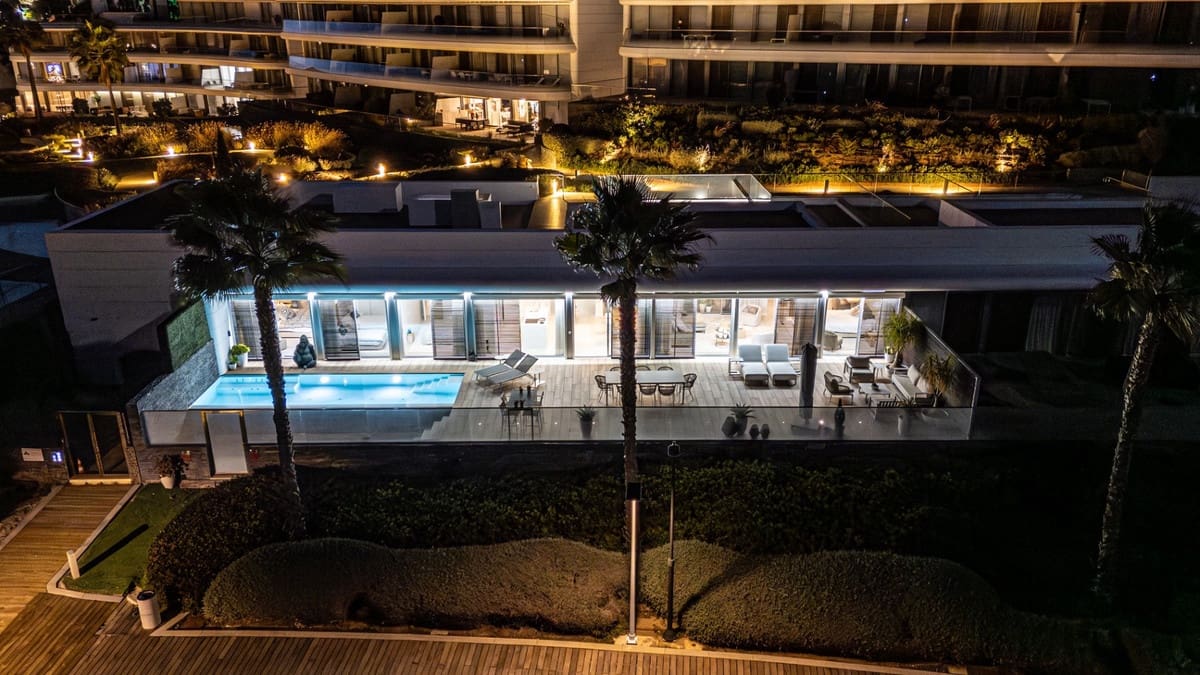 4 soveværelse Villa til salg i Estepona med swimmingpool garage - € 3.750.000 (Ref: 9535109)