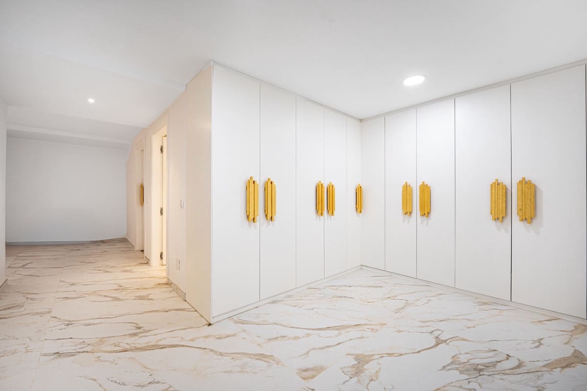 4 bedroom Villa for sale in Los Monteros with pool garage - € 4,050,000 (Ref: 9535111)