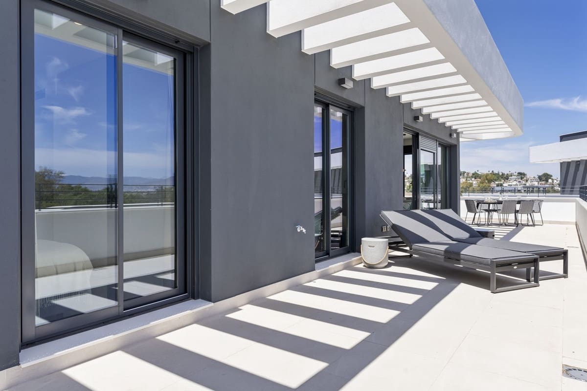 2 sovrum Takvåning till salu i Torremolinos med pool garage - 980 000 € (Ref: 9535131)