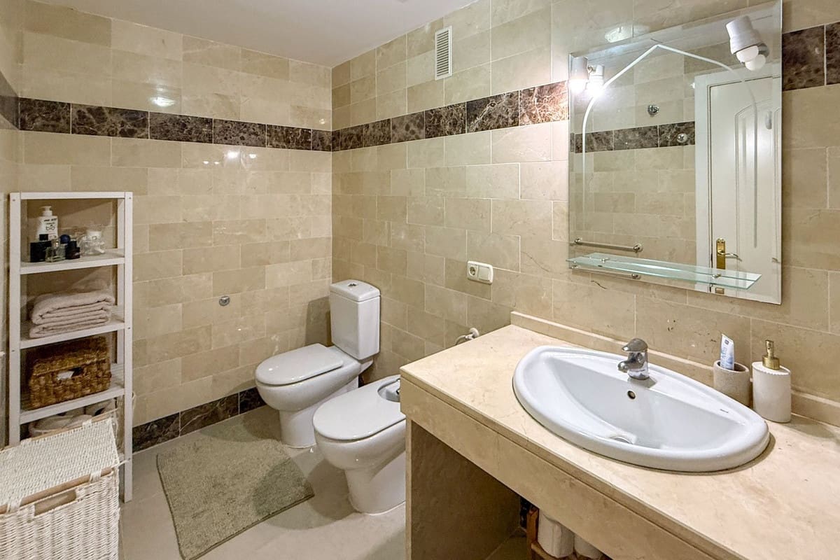 1 camera da letto Appartamento in vendita in New Golden Mile con piscina garage - 275.000 € (Rif: 9536933)