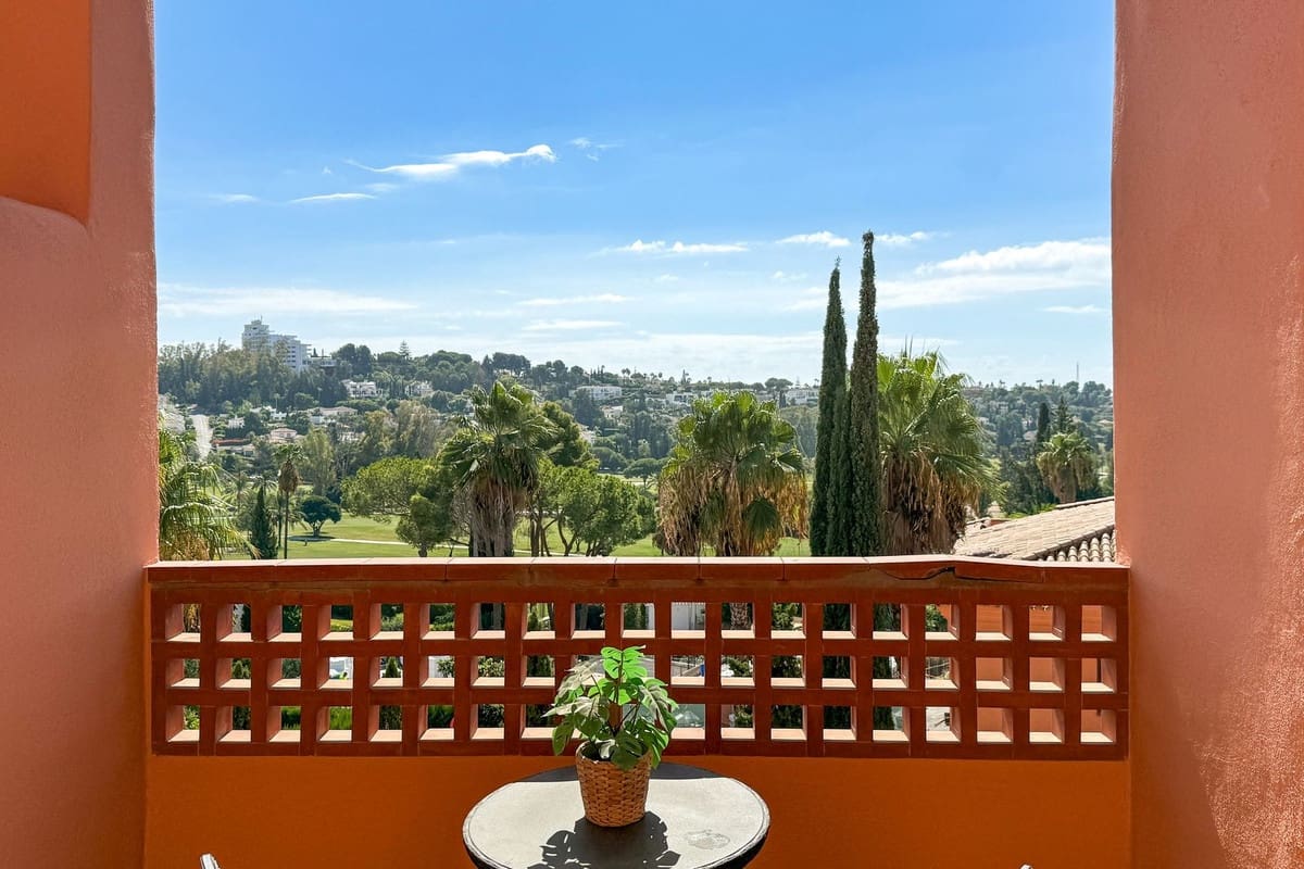 1 camera da letto Appartamento in vendita in New Golden Mile con piscina garage - 275.000 € (Rif: 9536933)