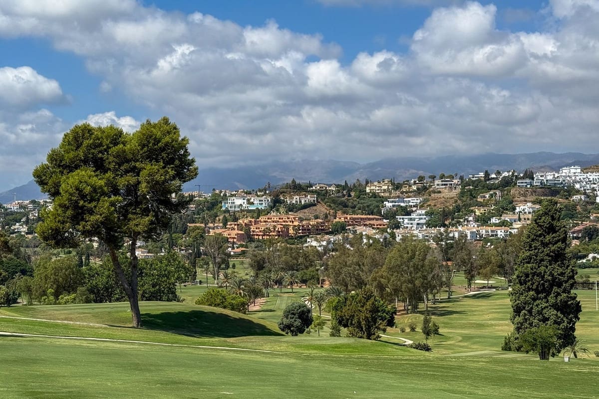 1 camera da letto Appartamento in vendita in New Golden Mile con piscina garage - 275.000 € (Rif: 9536933)