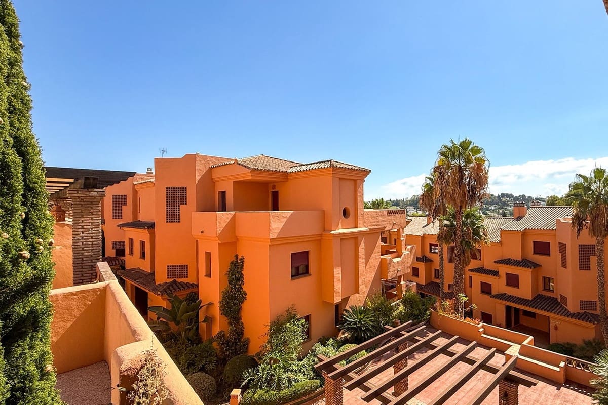 1 camera da letto Appartamento in vendita in New Golden Mile con piscina garage - 275.000 € (Rif: 9536933)