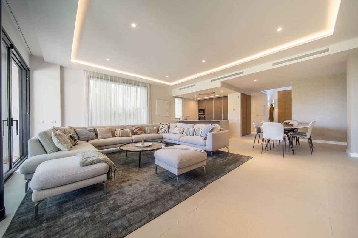 4 soverom Kjedet enebolig til salgs i Marbella med svømmebasseng garasje - € 2 450 000 (Ref: 9536949)