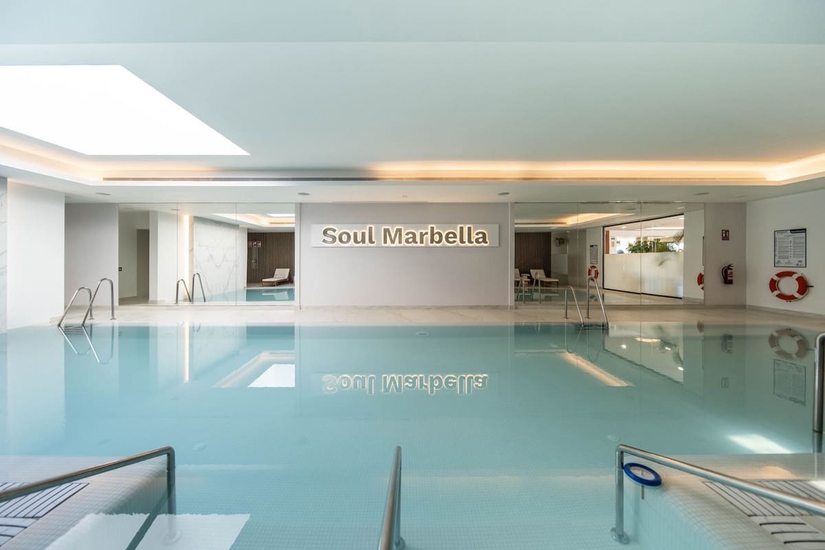 4 soverom Kjedet enebolig til salgs i Marbella med svømmebasseng garasje - € 2 450 000 (Ref: 9536949)