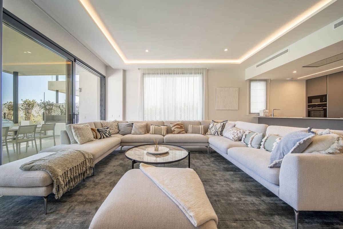 4 soverom Kjedet enebolig til salgs i Marbella med svømmebasseng garasje - € 2 450 000 (Ref: 9536949)