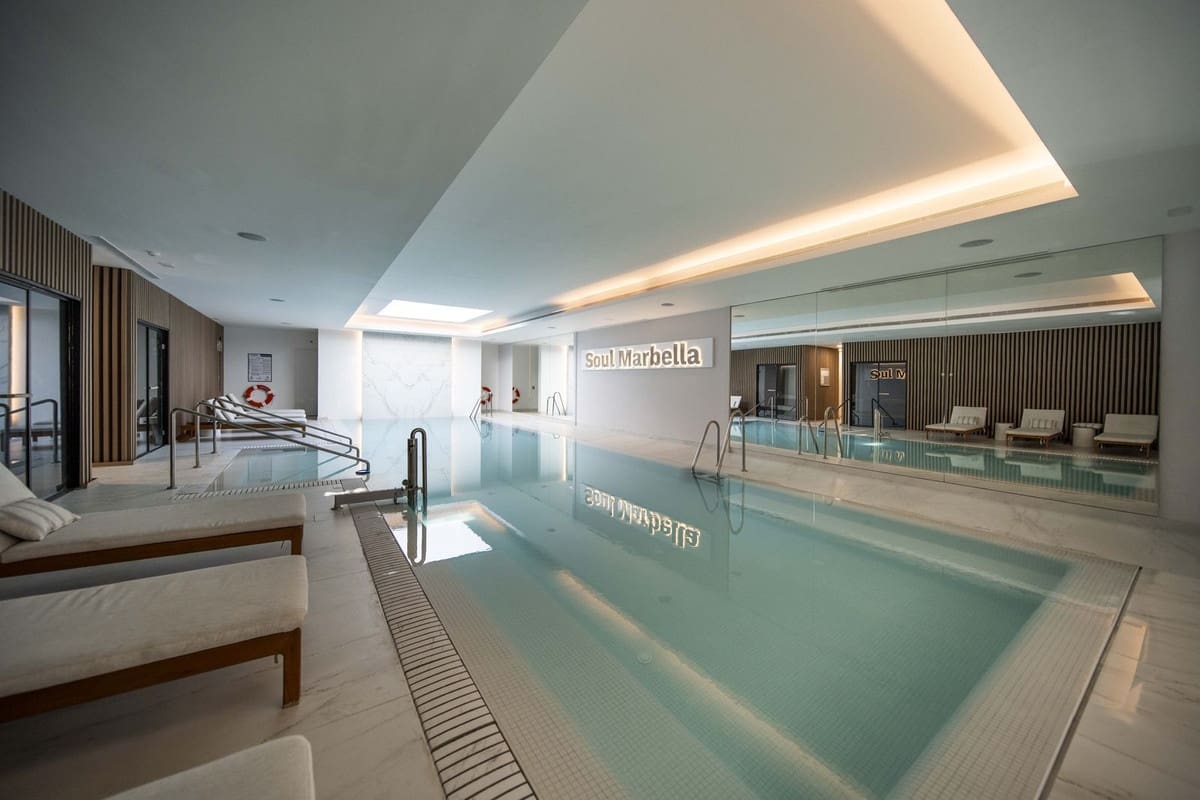 4 soverom Kjedet enebolig til salgs i Marbella med svømmebasseng garasje - € 2 450 000 (Ref: 9536949)