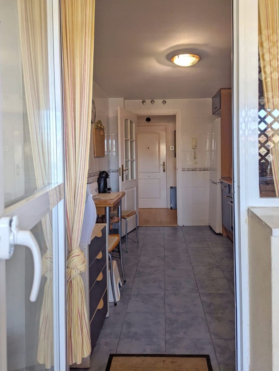 2 soveværelse Lejlighed til salg i Torrequebrada med swimmingpool garage - € 350.000 (Ref: 9536972)