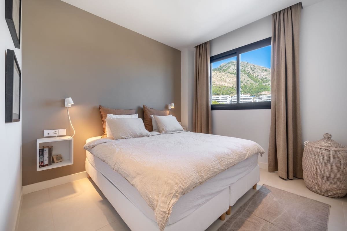 Apartamento de 2 habitaciones en Fuengirola en venta con piscina garaje - 630.000 € (Ref: 9536987)