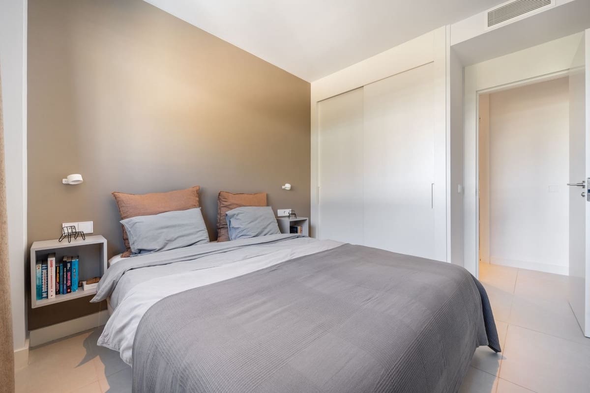 Apartamento de 2 habitaciones en Fuengirola en venta con piscina garaje - 630.000 € (Ref: 9536987)