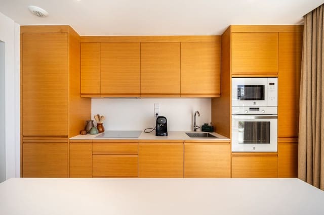 Apartamento de 2 habitaciones en Fuengirola en venta con piscina garaje - 630.000 € (Ref: 9536987)