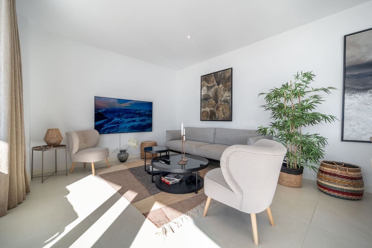 Apartamento de 2 habitaciones en Fuengirola en venta con piscina garaje - 630.000 € (Ref: 9536987)