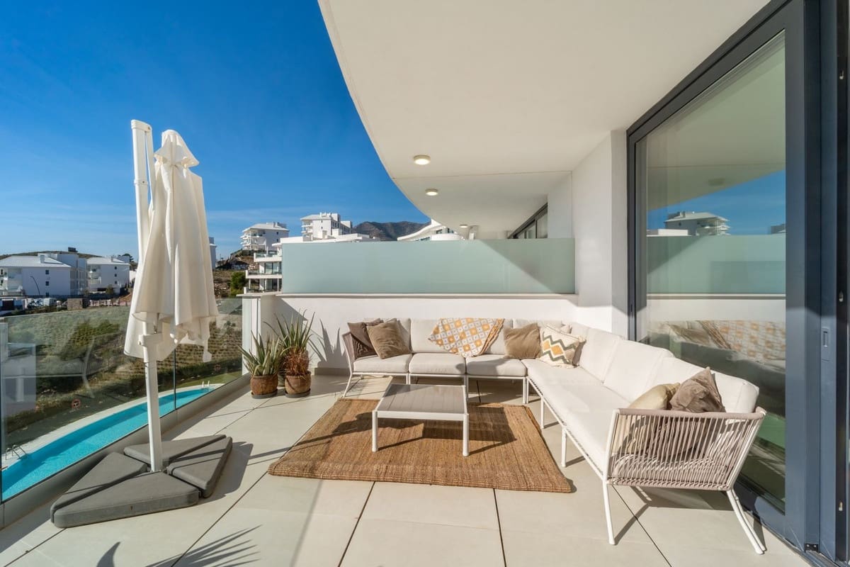 Apartamento de 2 habitaciones en Fuengirola en venta con piscina garaje - 630.000 € (Ref: 9536987)