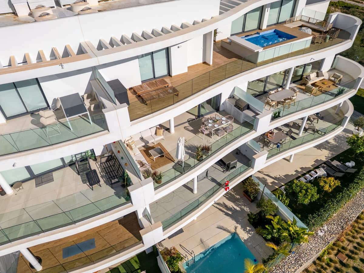 Apartamento de 2 habitaciones en Fuengirola en venta con piscina garaje - 630.000 € (Ref: 9536987)