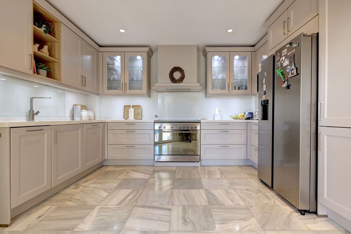 4 soverom Kjedet enebolig til salgs i Calahonda med svømmebasseng garasje - € 1 275 000 (Ref: 9536989)