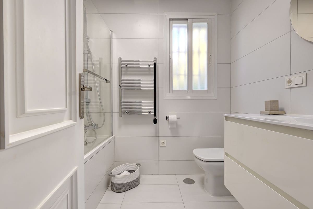 4 soverom Kjedet enebolig til salgs i Calahonda med svømmebasseng garasje - € 1 275 000 (Ref: 9536989)