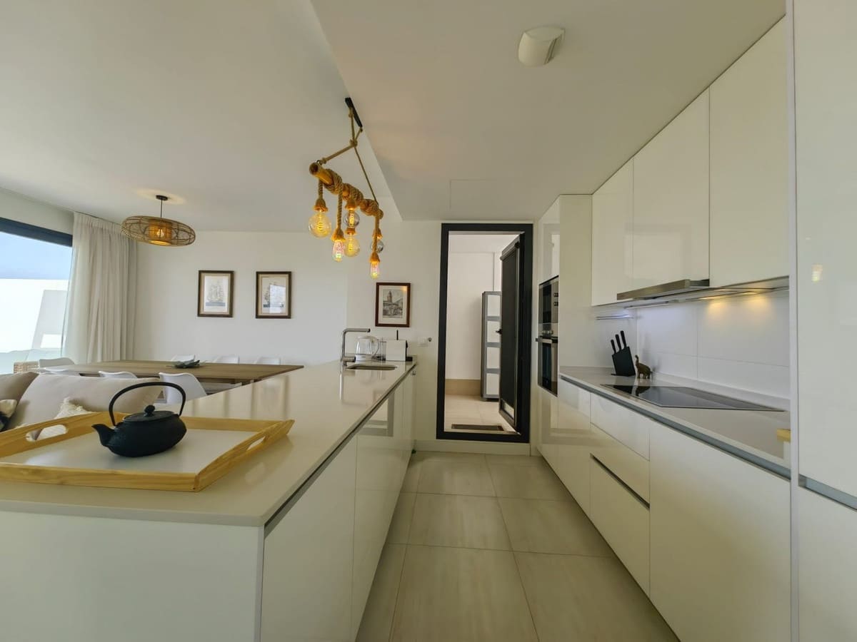 3 sovrum Takvåning till salu i Estepona med pool garage - 630 000 € (Ref: 9537014)