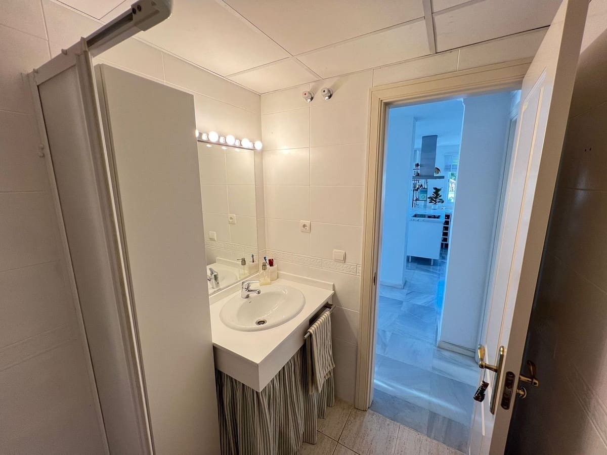 2 Zimmer Penthouse zu verkaufen in Nueva Andalucia mit Pool Garage - 440.000 € (Ref: 9537017)