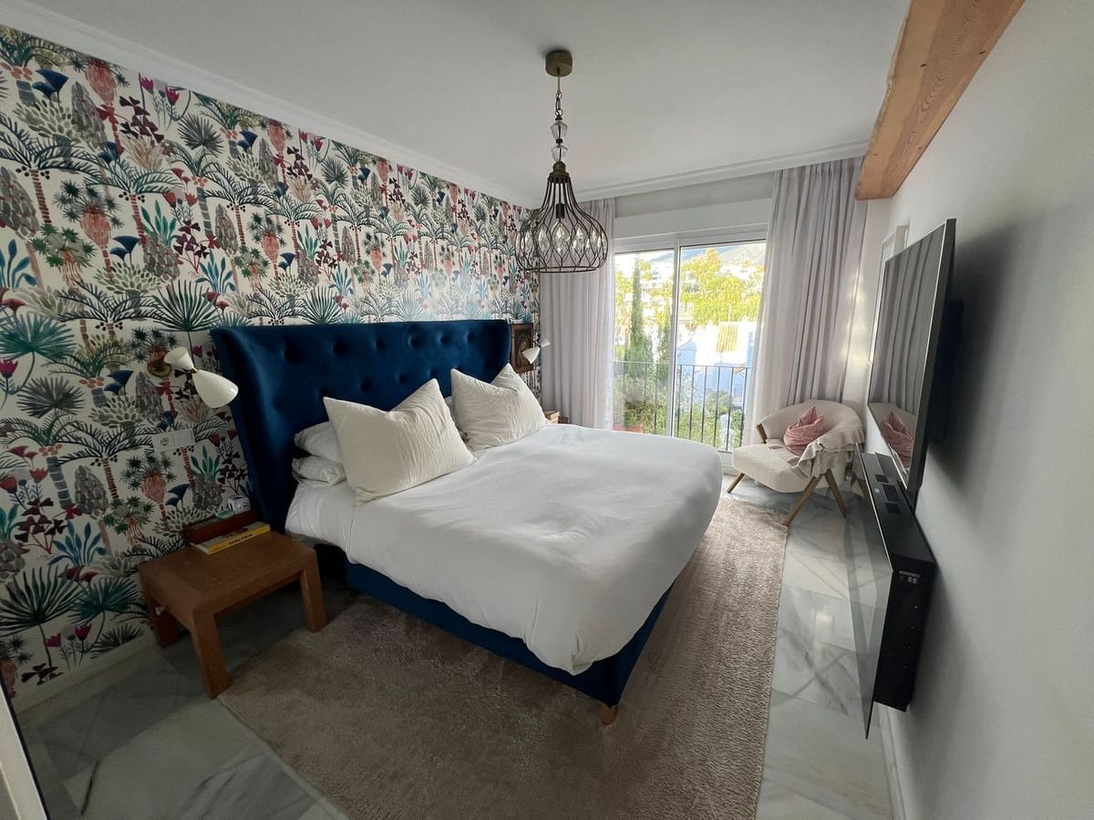 2 Zimmer Penthouse zu verkaufen in Nueva Andalucia mit Pool Garage - 440.000 € (Ref: 9537017)