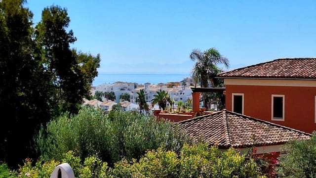 3 soveværelse Byhus til salg i Puerto de la Duquesa, Manilva med swimmingpool garage - € 425.000 (Ref: 9537018)