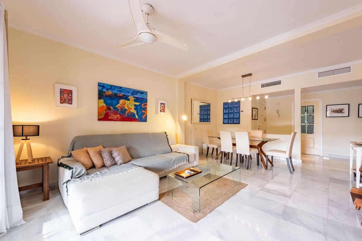 2 bedroom Apartment for sale in Estepona with pool garage - € 444,000 (Ref: 9537019)