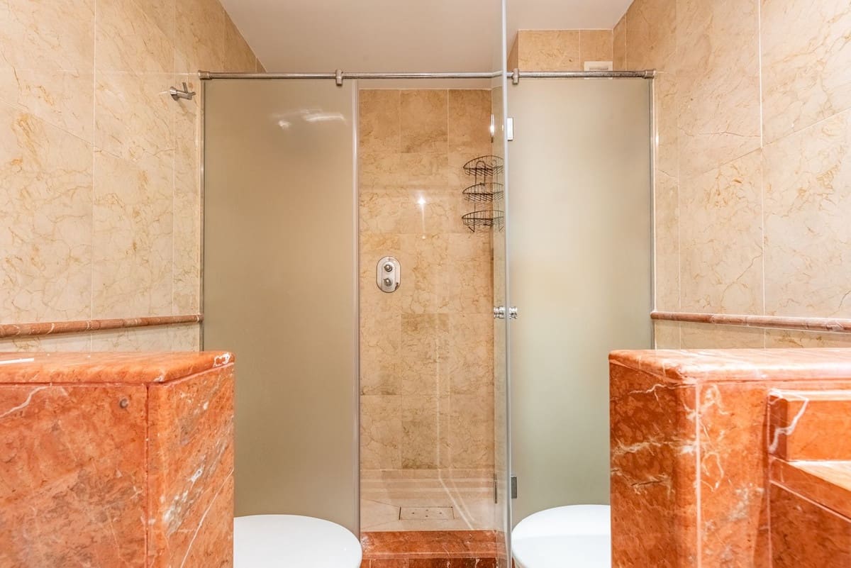 2 bedroom Apartment for sale in Estepona with pool garage - € 444,000 (Ref: 9537019)