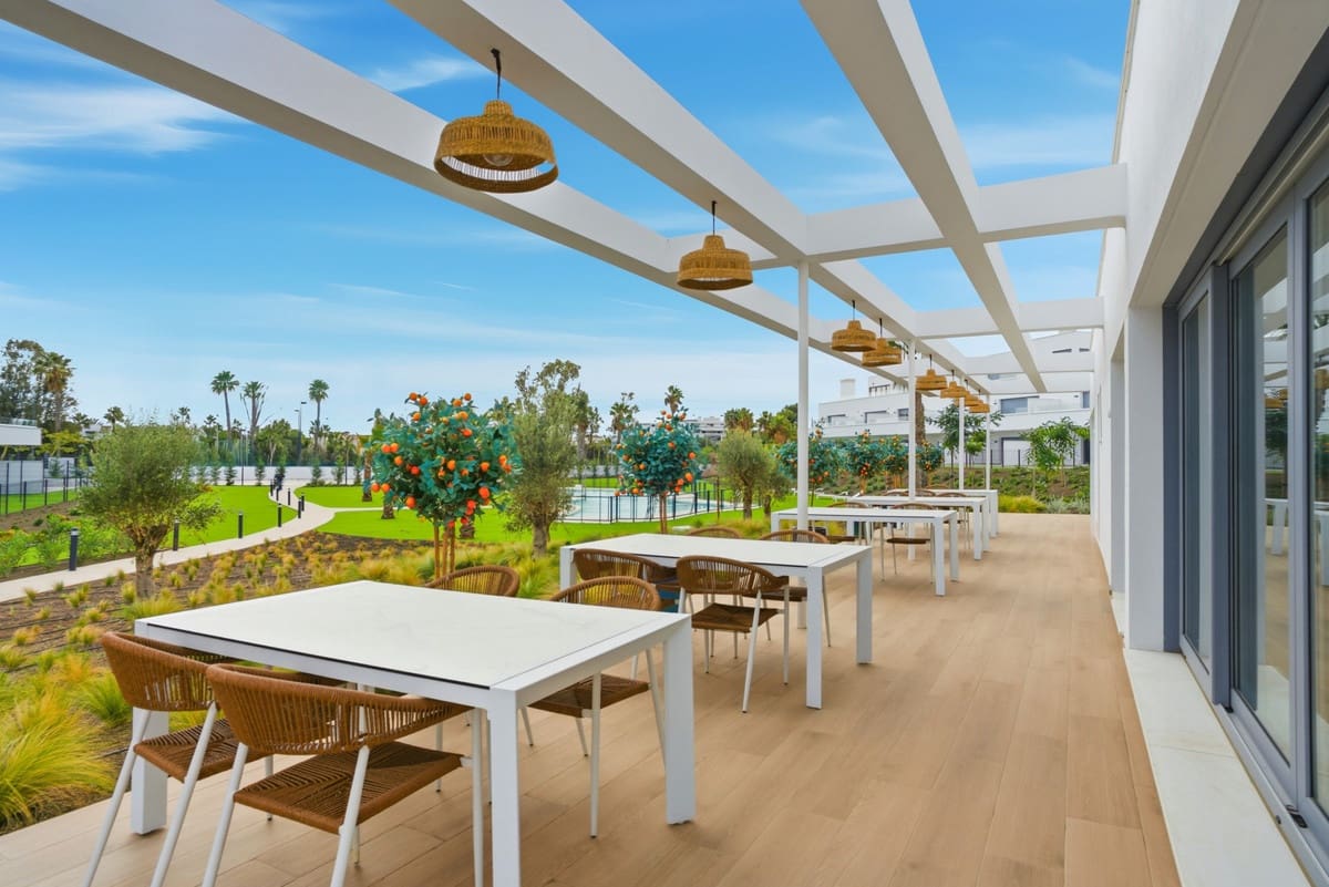 2 chambre Appartement à vendre à Estepona avec piscine garage - 445 000 € (Ref: 9537027)