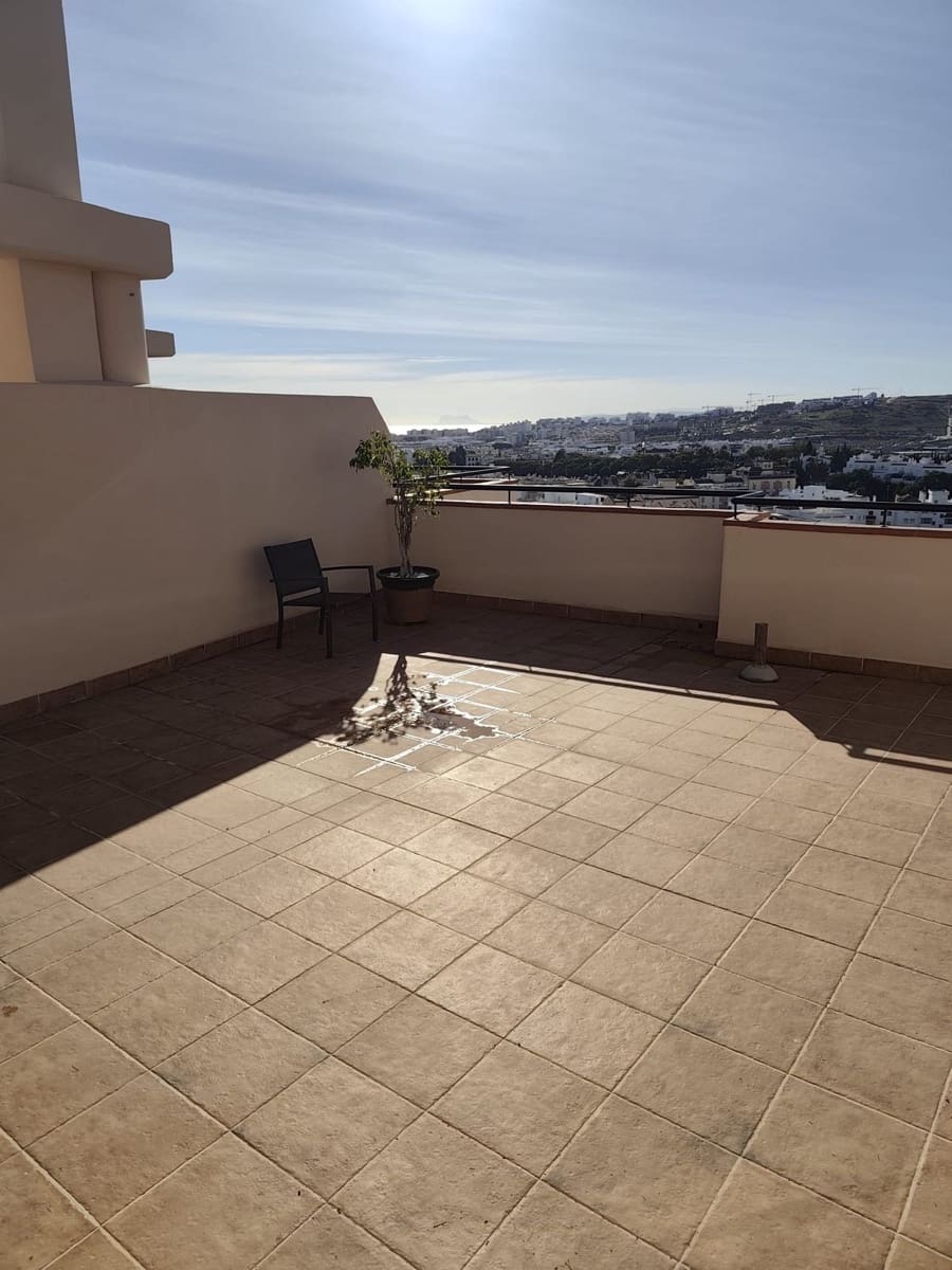 2 chambre Penthouse à vendre à Estepona avec piscine garage - 445 000 € (Ref: 9537029)