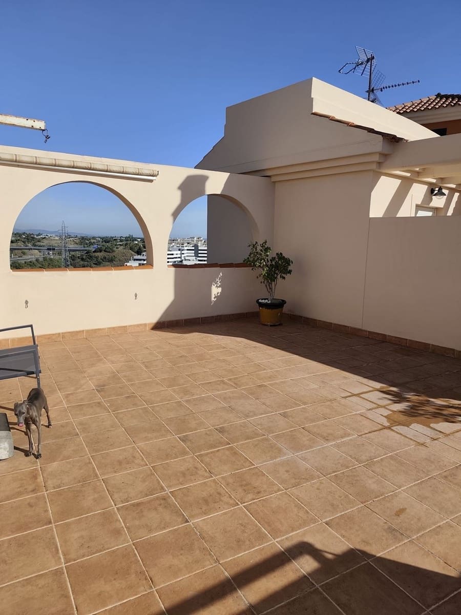 2 chambre Penthouse à vendre à Estepona avec piscine garage - 445 000 € (Ref: 9537029)